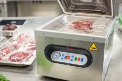 Metro-professional METRO Professional Kammervakuumierer GVS1000, Edelstahl / PMMA, 35.9 X 42.9 X 34.5 Cm, Vakuumpumpe, Timer, Variable Versiegelungszeit, Silber -Glaswaren Verkäufe 81ac1ac3 f5f5 4570 8e87 11853056e8e6