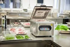 Metro-professional METRO Professional Kammervakuumierer GVS1000, Edelstahl / PMMA, 35.9 X 42.9 X 34.5 Cm, Vakuumpumpe, Timer, Variable Versiegelungszeit, Silber -Glaswaren Verkäufe b5462f14 6911 4657 9231 d3fc382b1c82